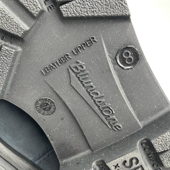 Blundstone Men's Boots in Navy and Black - Picture 8 of 8